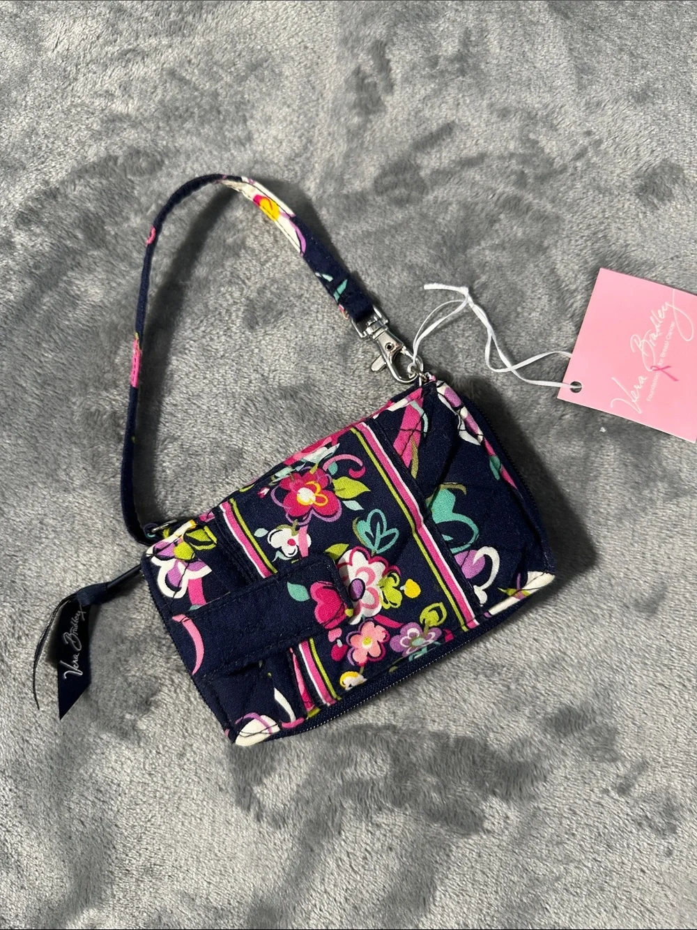NWTS Vera Bradley Navy Floral Quilted Wristlet wallet/Card Case🦋🩷💚